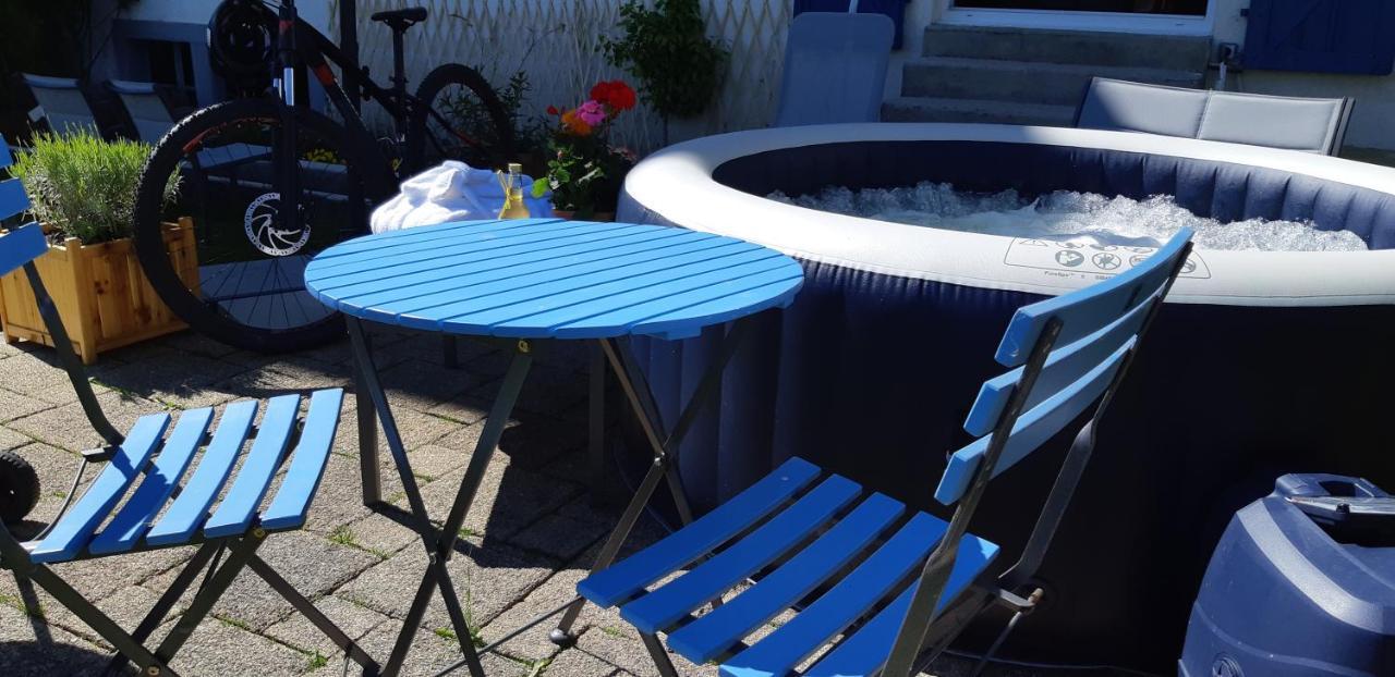 Gite La Petite Maison Horlogere Et Jacuzzi , Raquettes Les Fontenelles Eksteriør billede